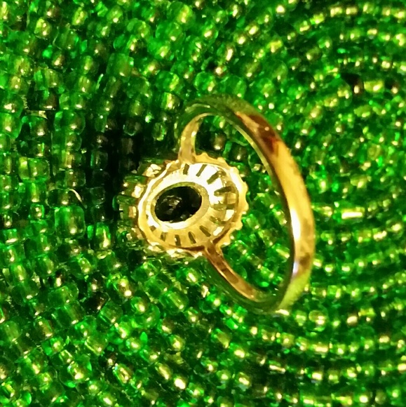 .925 Silver Oval Green Quartz & White Topaz Ring - Picture 4 of 7